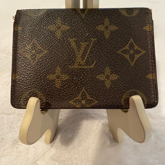 Authentic Louis Vuitton Vintage Card Wallet - Picture 1 of 5